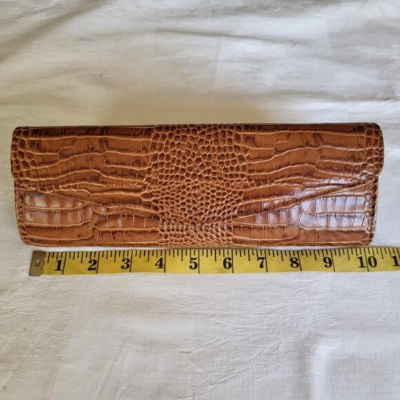 Soprano Alligator Clutch with Chain - Picture 8 of 8